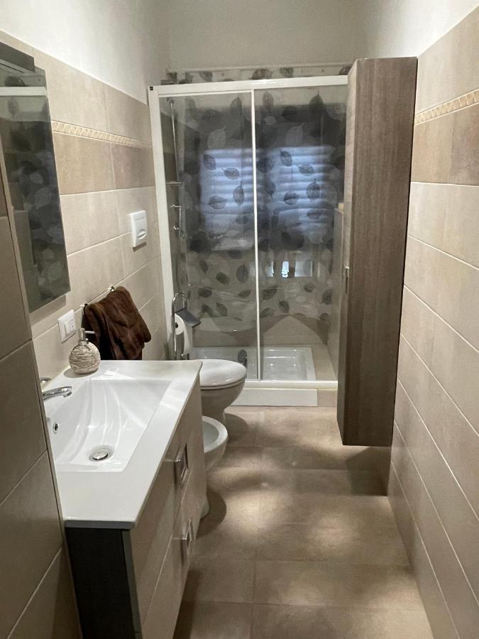 הוילה גואלדו טאדינו Casa Vacanze Onelia מראה חיצוני תמונה