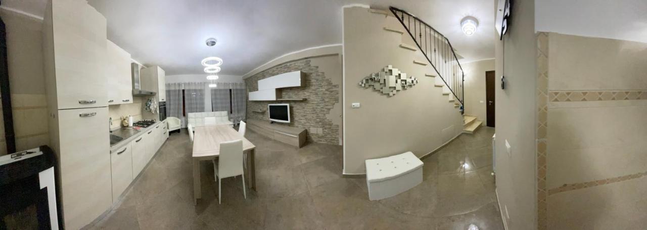 הוילה גואלדו טאדינו Casa Vacanze Onelia מראה חיצוני תמונה