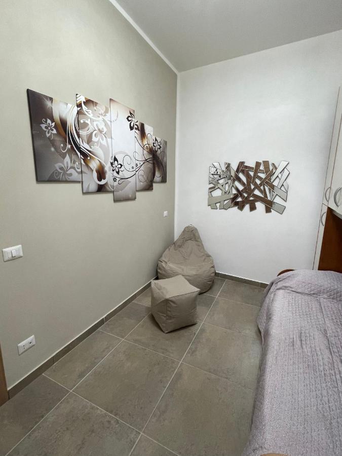 הוילה גואלדו טאדינו Casa Vacanze Onelia מראה חיצוני תמונה