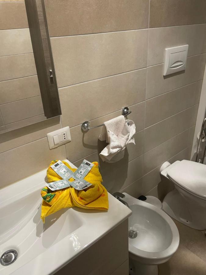 הוילה גואלדו טאדינו Casa Vacanze Onelia מראה חיצוני תמונה